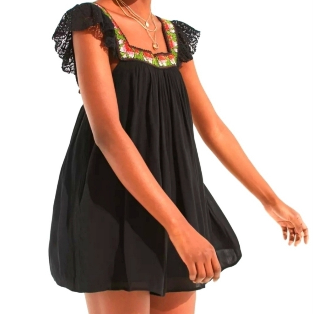 Urban Outfitters Marissa Floral Gauzy Lace Black Romper Women's Small S EUC Cute